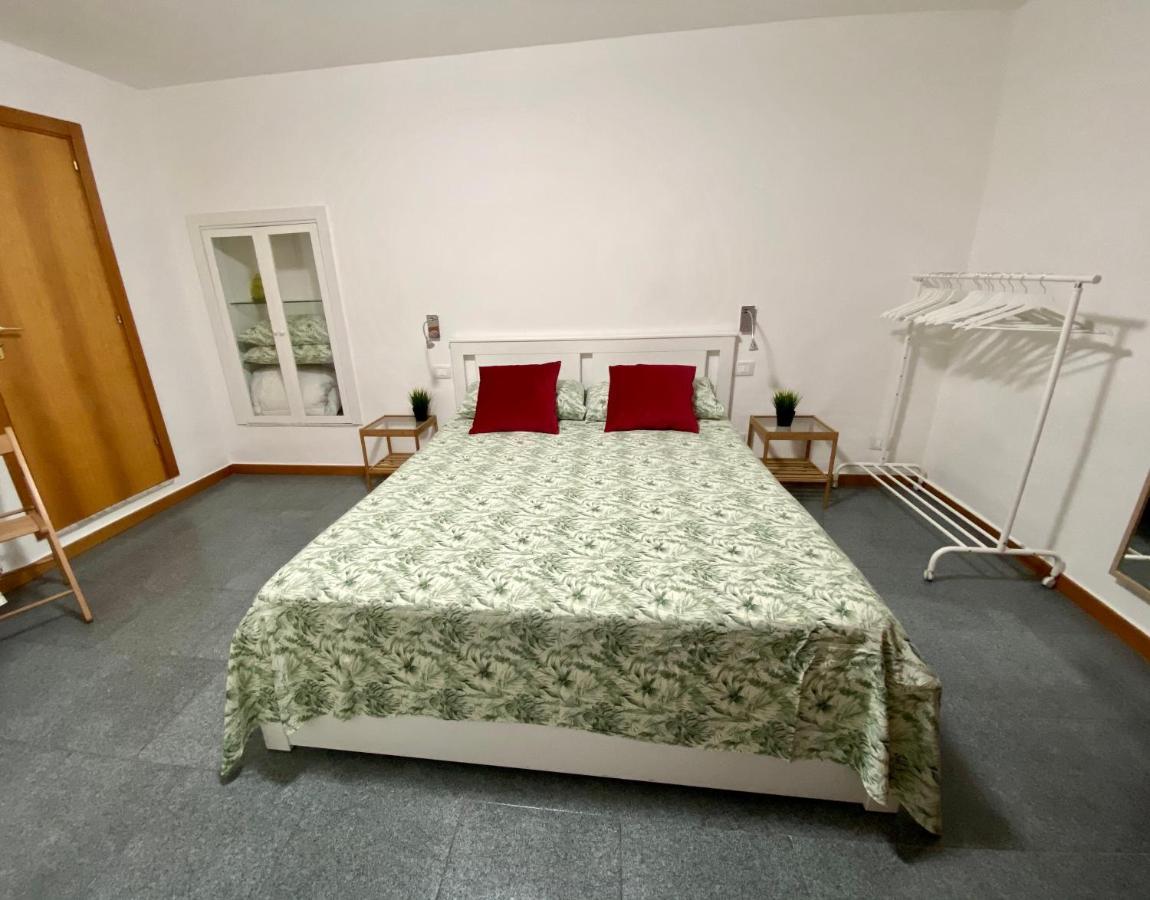 Pisani Apartment Bari Buitenkant foto