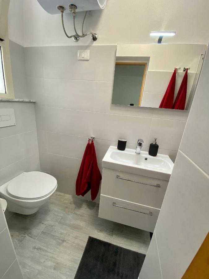Pisani Apartment Bari Buitenkant foto